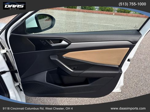 Used 2020 Volkswagen Jetta SE w/ SE Cold Weather Package FWD image 32