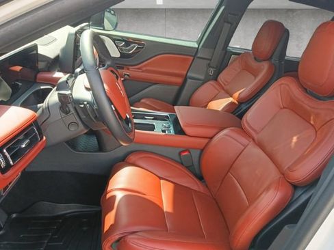 Used 2025 Lincoln Aviator Reserve w/ Equipment Group 201A AWD/4WD image 19