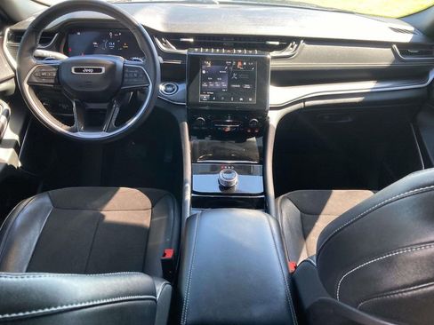 Used 2022 Jeep Grand Cherokee L Laredo AWD/4WD image 17