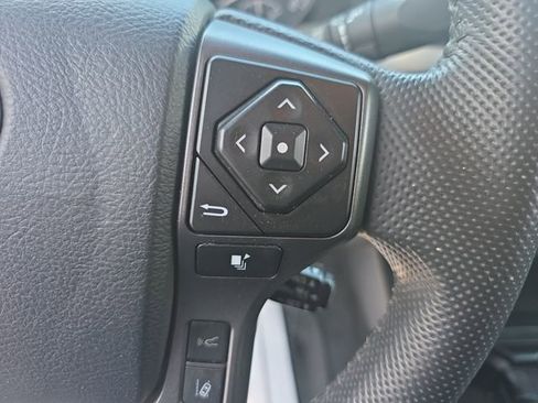 Used 2023 Toyota Tacoma TRD Off-Road w/ Technology Package AWD/4WD image 20