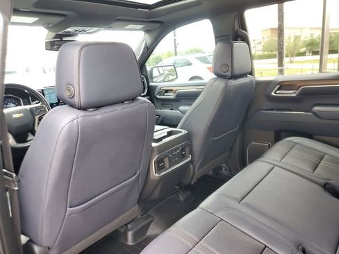 Used 2023 Chevrolet Silverado 1500 High Country w/ High Country Premium Package image 11