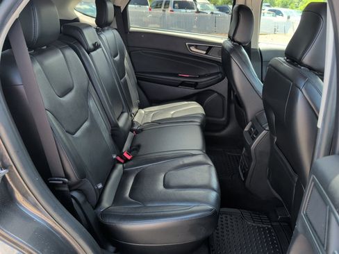 Used 2020 Ford Edge Titanium AWD/4WD image 33