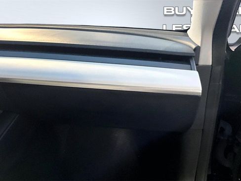 Used 2021 Tesla Model 3 Performance image 17