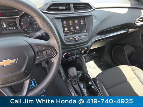Used 2023 Chevrolet TrailBlazer LS AWD/4WD image 29