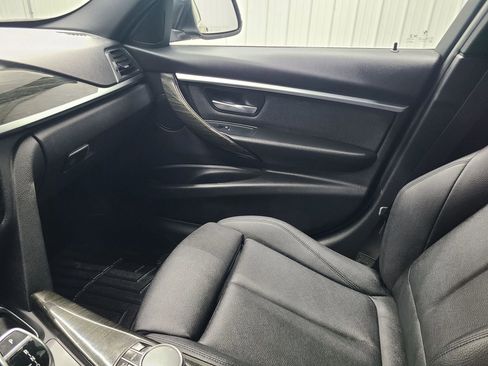 Used 2018 BMW 330i xDrive Sedan w/ Convenience Package image 21