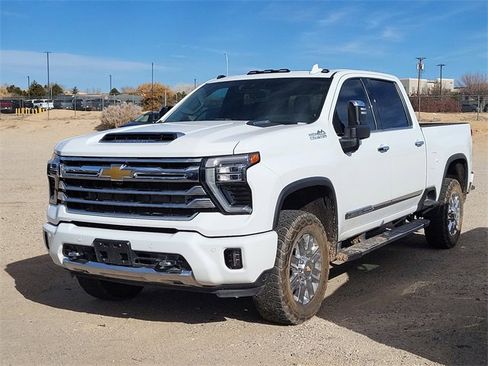 Used 2024 Chevrolet Silverado 3500 High Country w/ High Country Premium Package image 3