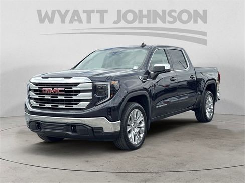 Used 2022 GMC Sierra 1500 SLE w/ X31 Off-Road Package image 1