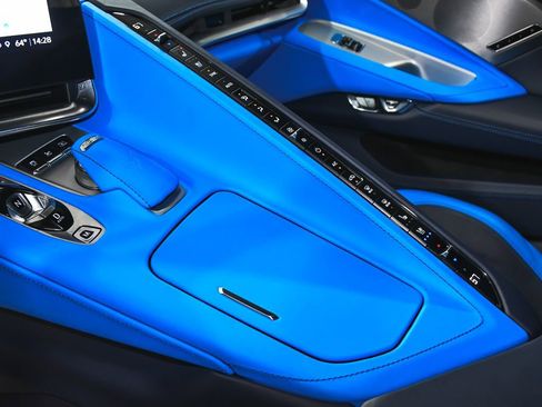 Used 2023 Chevrolet Corvette Stingray Premium Cpe w/ Body-Color Dual Roof Package RWD image 41