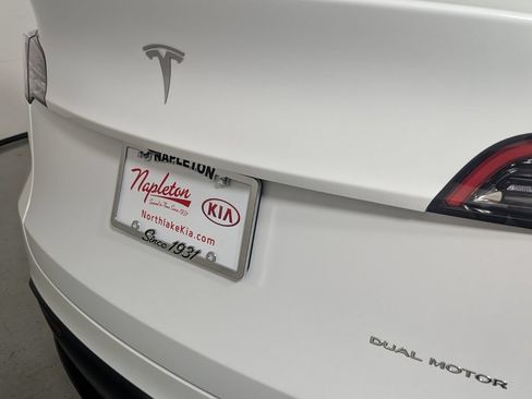 Used 2024 Tesla Model Y Long Range AWD/4WD image 7
