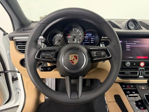 Certified 2026 Porsche Macan AWD/4WD image 29