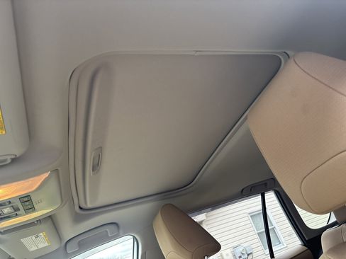 Used 2019 Toyota RAV4 XLE image 28