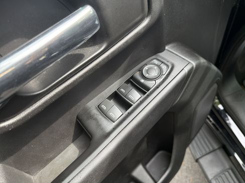 Used 2019 Chevrolet Silverado 1500 Custom Trail Boss w/ Custom Convenience Package image 15