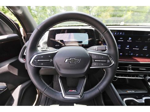 Used 2026 Chevrolet Traverse Z71 w/ LPO, Floor Liner Package AWD/4WD image 15