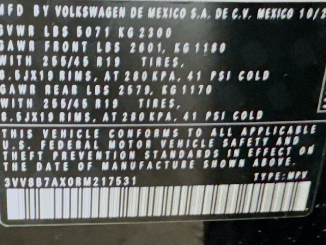 Used 2024 Volkswagen Tiguan SE R-Line AWD/4WD image 32