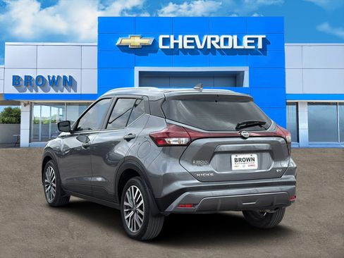 Used 2023 Nissan Kicks SV FWD image 5