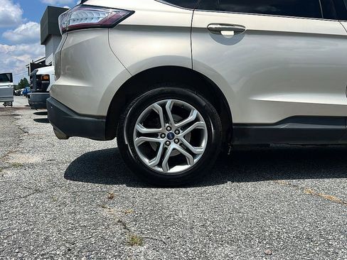 Used 2018 Ford Edge Titanium w/ Equipment Group 301A FWD image 23