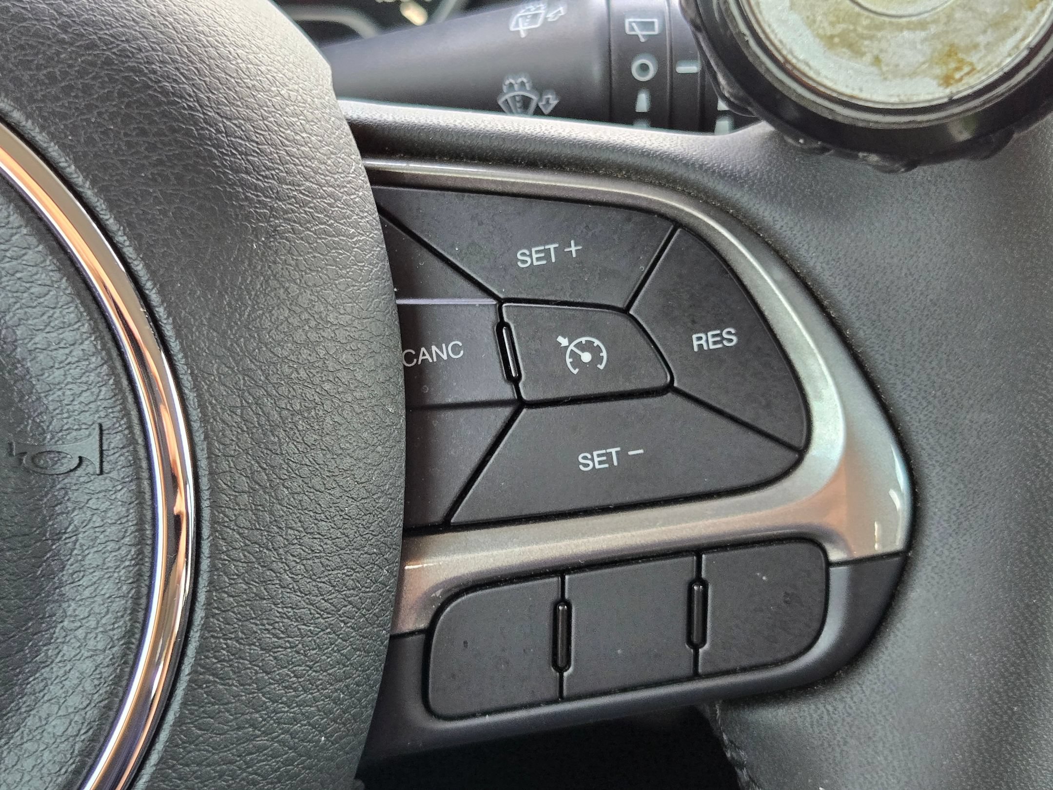 Used 2022 Jeep Renegade Latitude AWD/4WD image 28