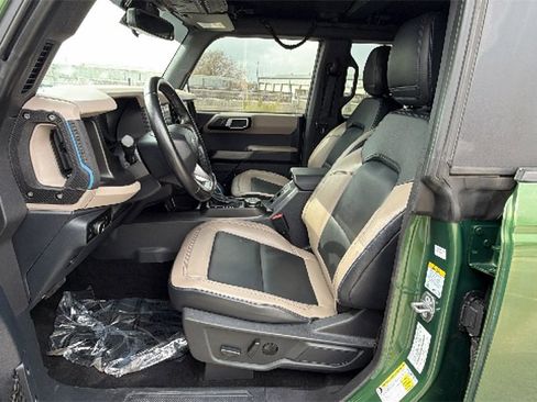 Used 2023 Ford Bronco Wildtrak image 15