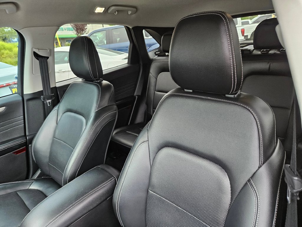 Used 2022 Ford Escape SEL w/ Technology Package FWD image 20