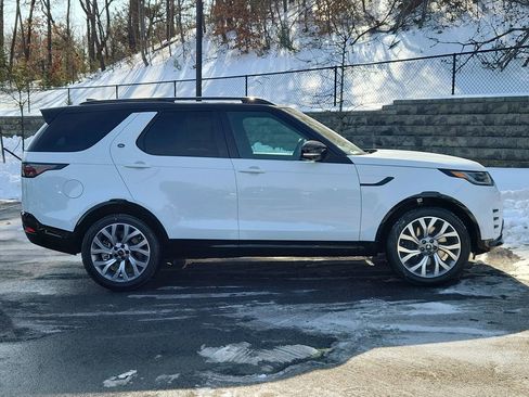 New 2026 Land Rover Discovery Limited Edition image 11