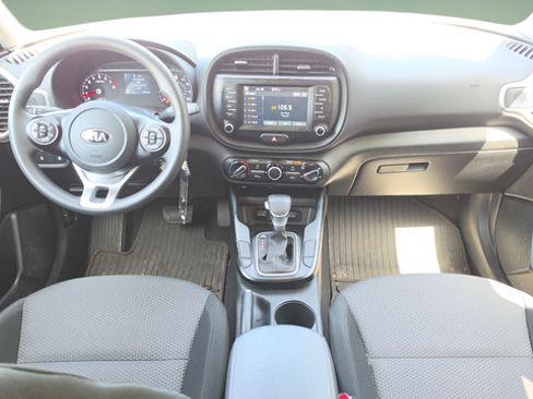 Used 2021 Kia Soul LX FWD image 14