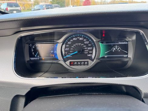 Used 2018 Ford Taurus SHO image 9