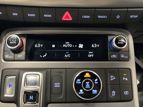 Used 2024 Hyundai Palisade Calligraphy image 18