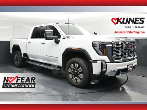 Used 2025 GMC Sierra 2500 Denali AWD/4WD image 1