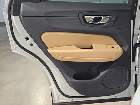 Used 2021 Volvo XC60 T5 Inscription w/ Protection Package FWD image 34