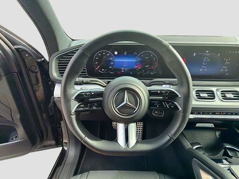 Used 2025 Mercedes-Benz GLS 450 GLS 450 w/ Pinnacle Trim Package image 40