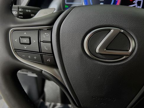 Used 2024 Lexus ES 350 w/ Premium Package image 19