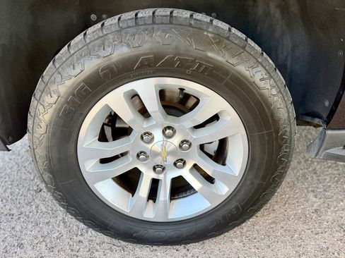 Used 2018 Chevrolet Suburban LT AWD/4WD image 9