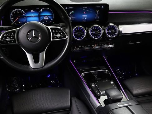 Used 2022 Mercedes-Benz GLB 250 4MATIC image 14