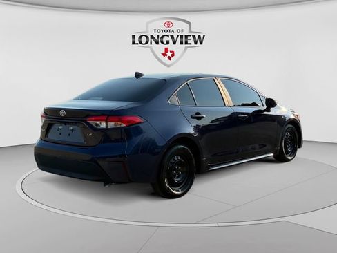 Used 2025 Toyota Corolla LE FWD image 5