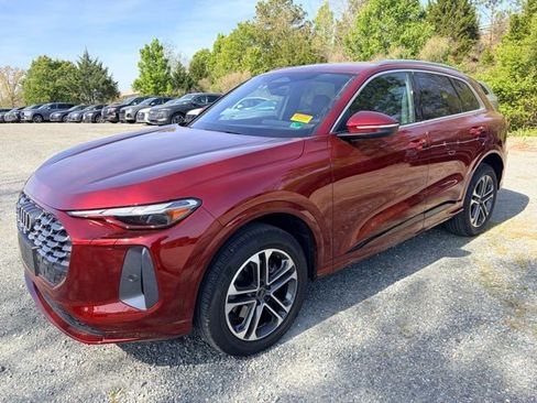 Used 2025 Audi Q5 Premium w/ 19" Wheel Package image 1