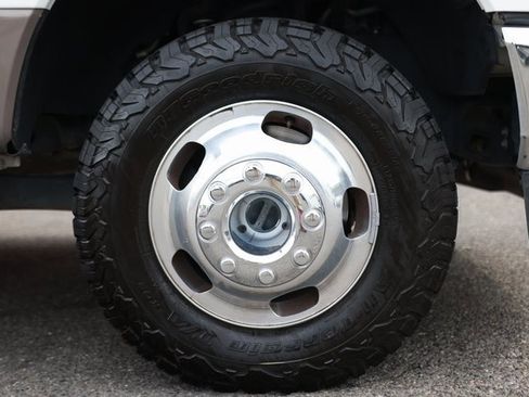 Used 2022 Ford F350 Lariat w/ Lariat Value Package image 28