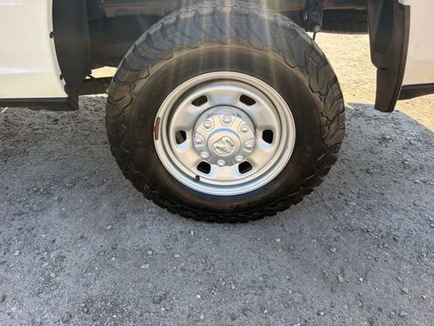 Used 2023 RAM 2500 Tradesman w/ Convenience Group AWD/4WD image 32