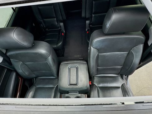 Used 2019 GMC Yukon XL SLT w/ Premium Edition RWD image 14