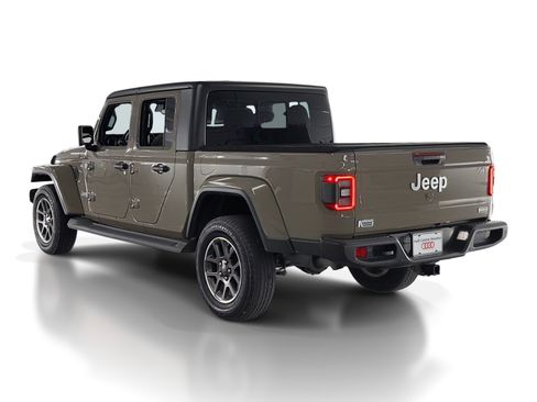 Used 2020 Jeep Gladiator Overland image 3