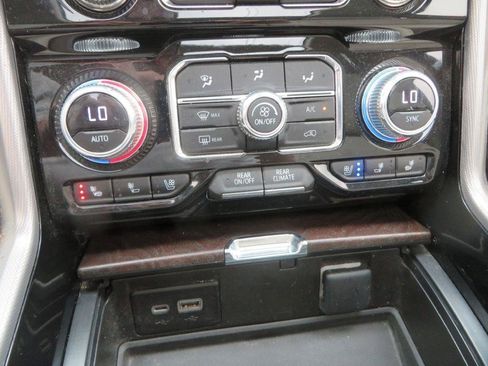 Used 2023 GMC Yukon Denali AWD/4WD image 22