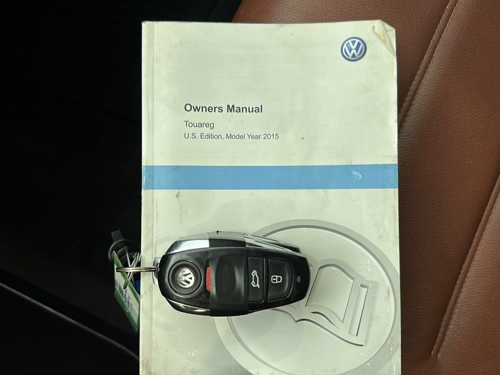 Used 2015 Volkswagen Touareg VR6 AWD/4WD image 35