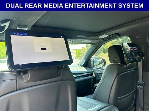 Used 2024 Cadillac Escalade Sport Platinum w/ LPO, ONYX Package AWD/4WD image 3