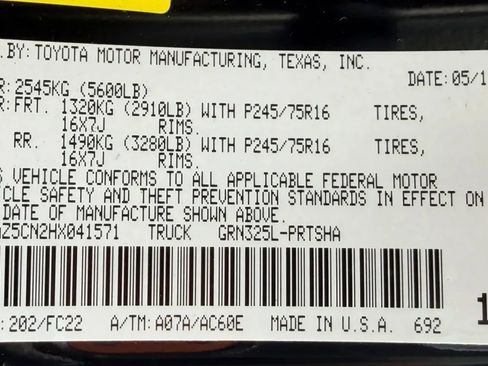 Used 2017 Toyota Tacoma SR5 w/ Tow Package RWD image 38