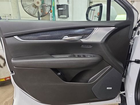 Used 2023 Cadillac XT5 Premium Luxury w/ Technology Package AWD/4WD image 30