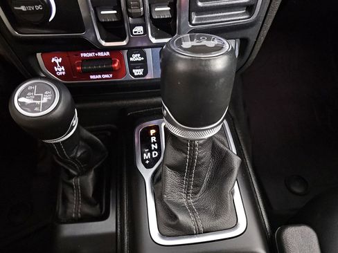 Used 2024 Jeep Wrangler Unlimited Rubicon image 16