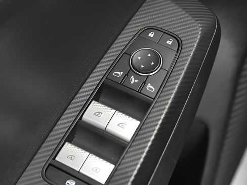 Used 2024 Mitsubishi Outlander SE FWD image 17