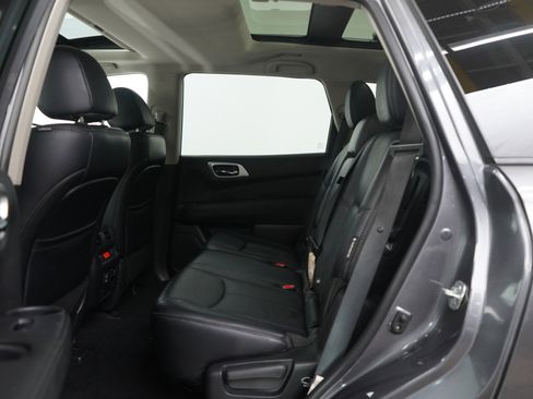 Used 2018 Nissan Pathfinder SL w/ SL Premium Package image 18