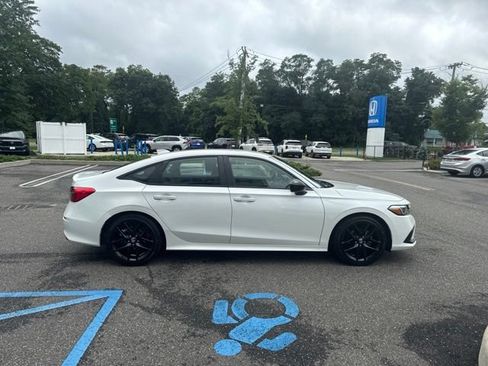 Used 2023 Honda Civic Sport image 9