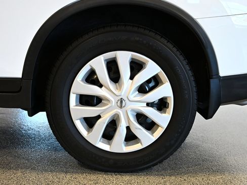Used 2017 Nissan Rogue S FWD image 14