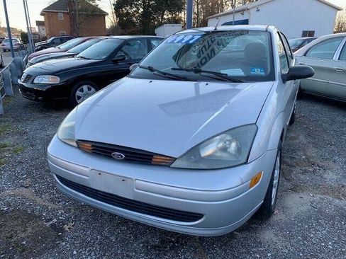 Used 2003 Ford Focus SE FWD image 4